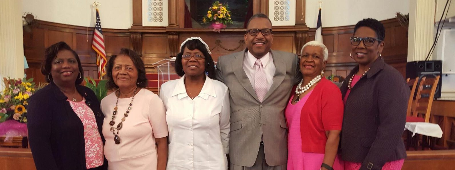 dst_worship_in_pink_resized_20161016